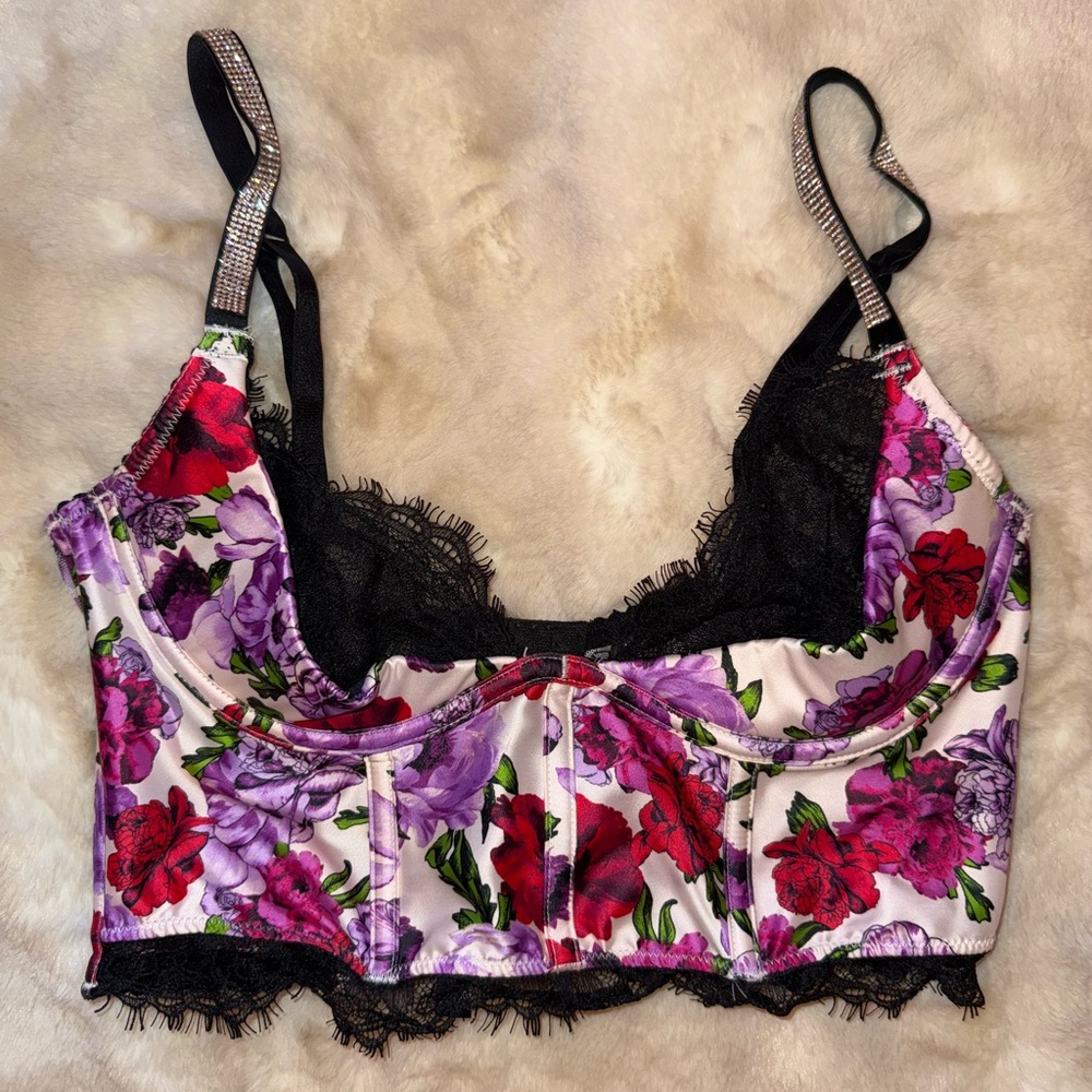 VICTORIA’s SECRET BRA TOP NWT